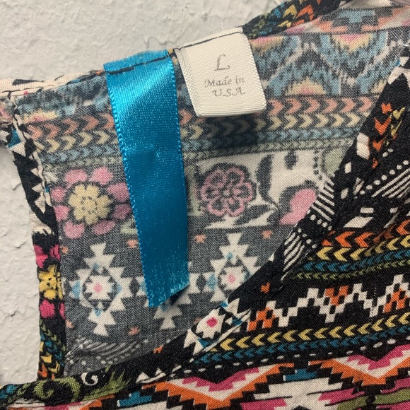 Large Tribal Pattern Blouse-Francescas - Picture 2 of 2